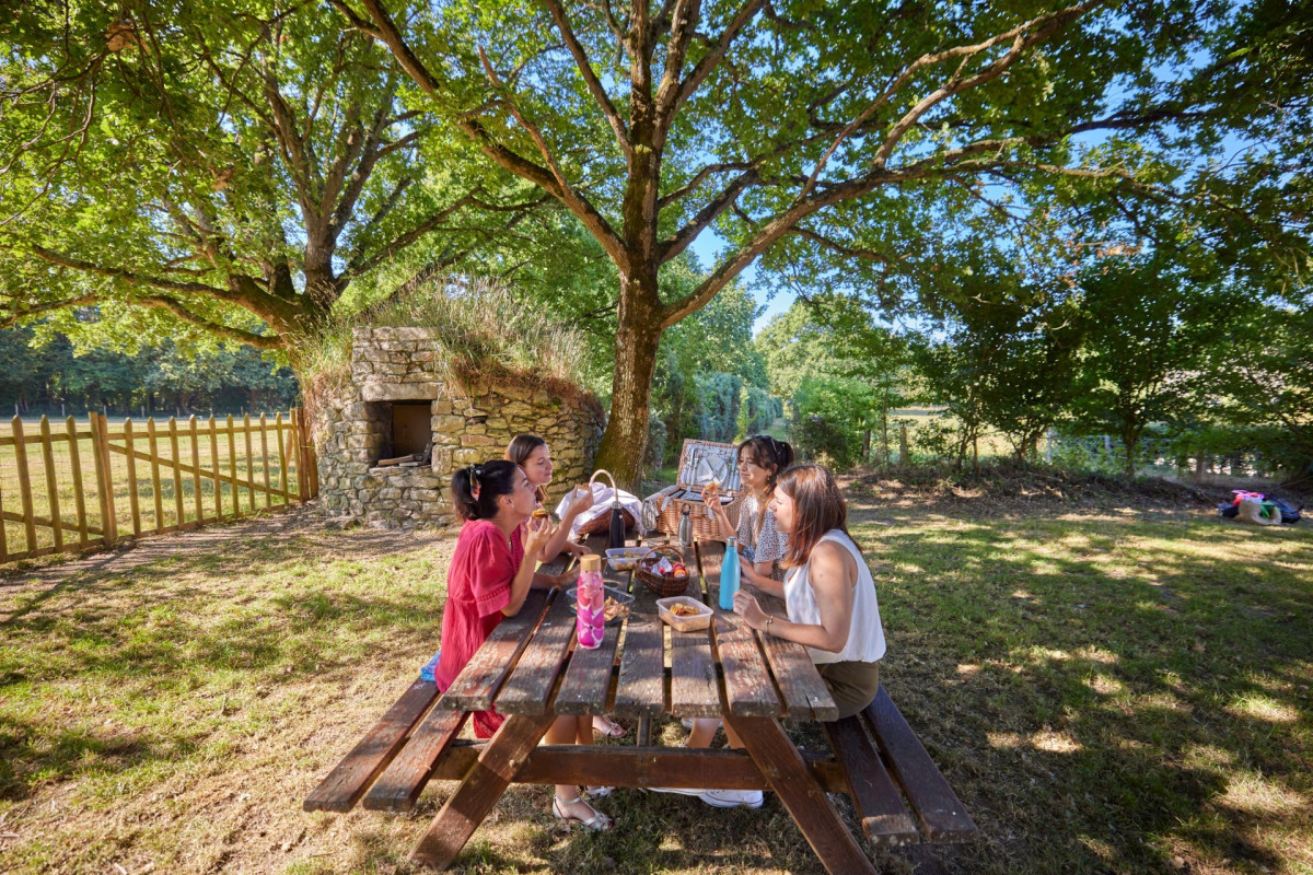 Aire de pique-nique - Village de Kerhinet